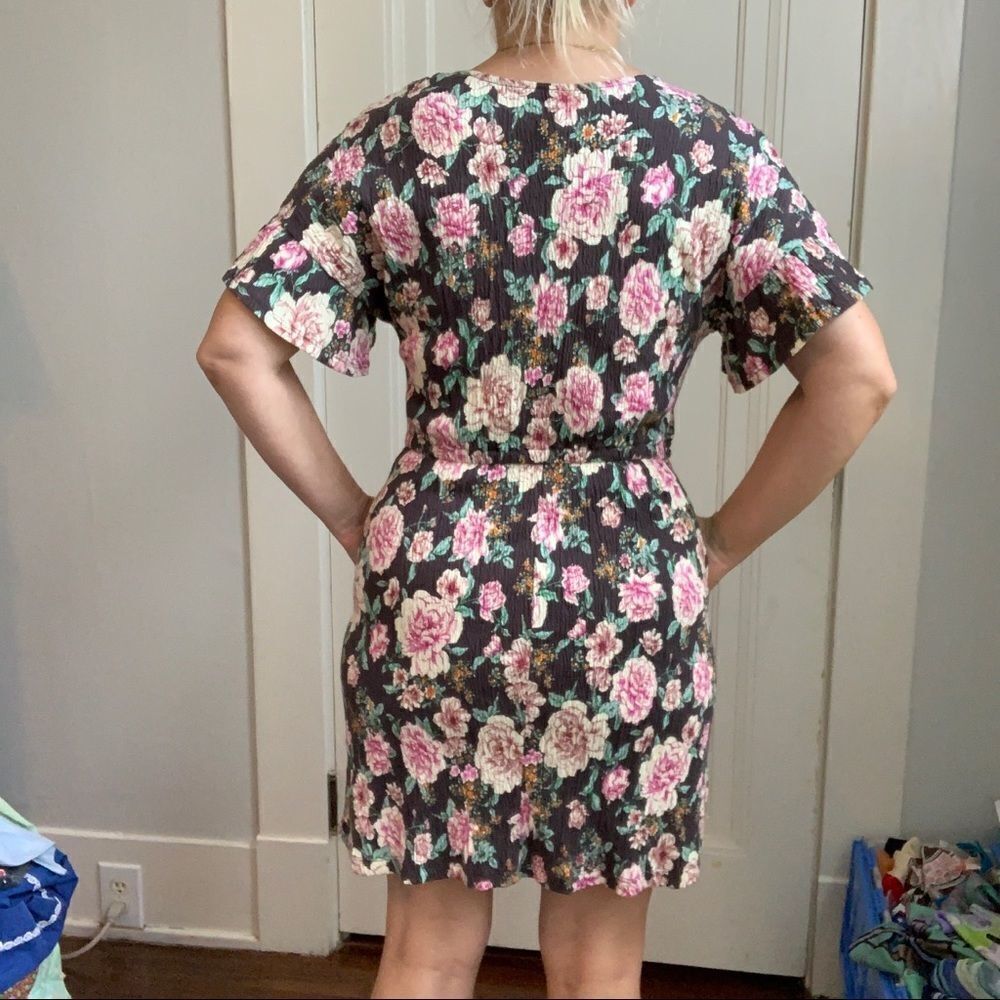NWT Xhiliration crinkle cloth floral summer dress‎ - Picture 2 of 10